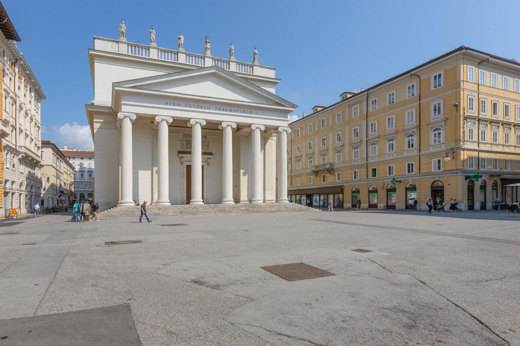 Elegante Rifugio D'Annunzio Con Parcheggio A Trieste Eksteriør billede